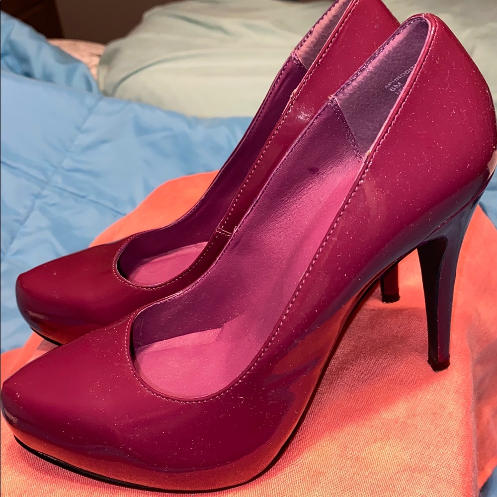 Plum pumps size 6 worn once